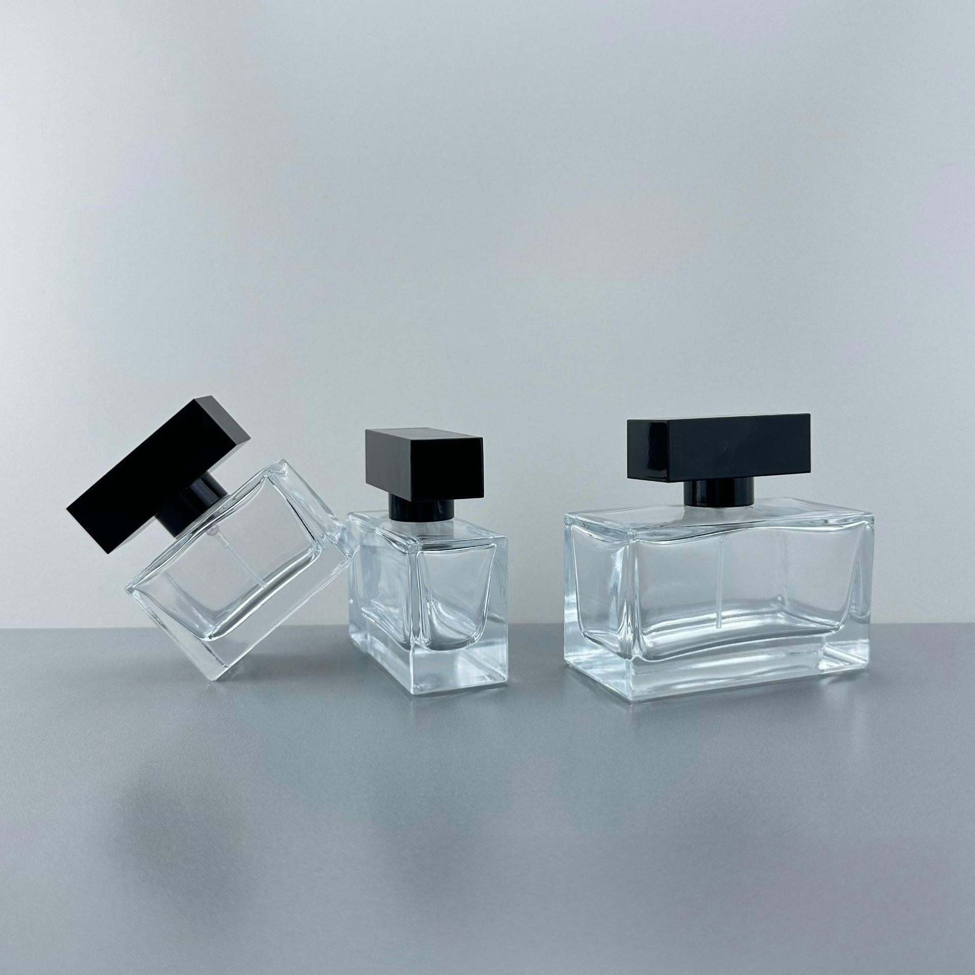 50 ml Perfume bottle - B118