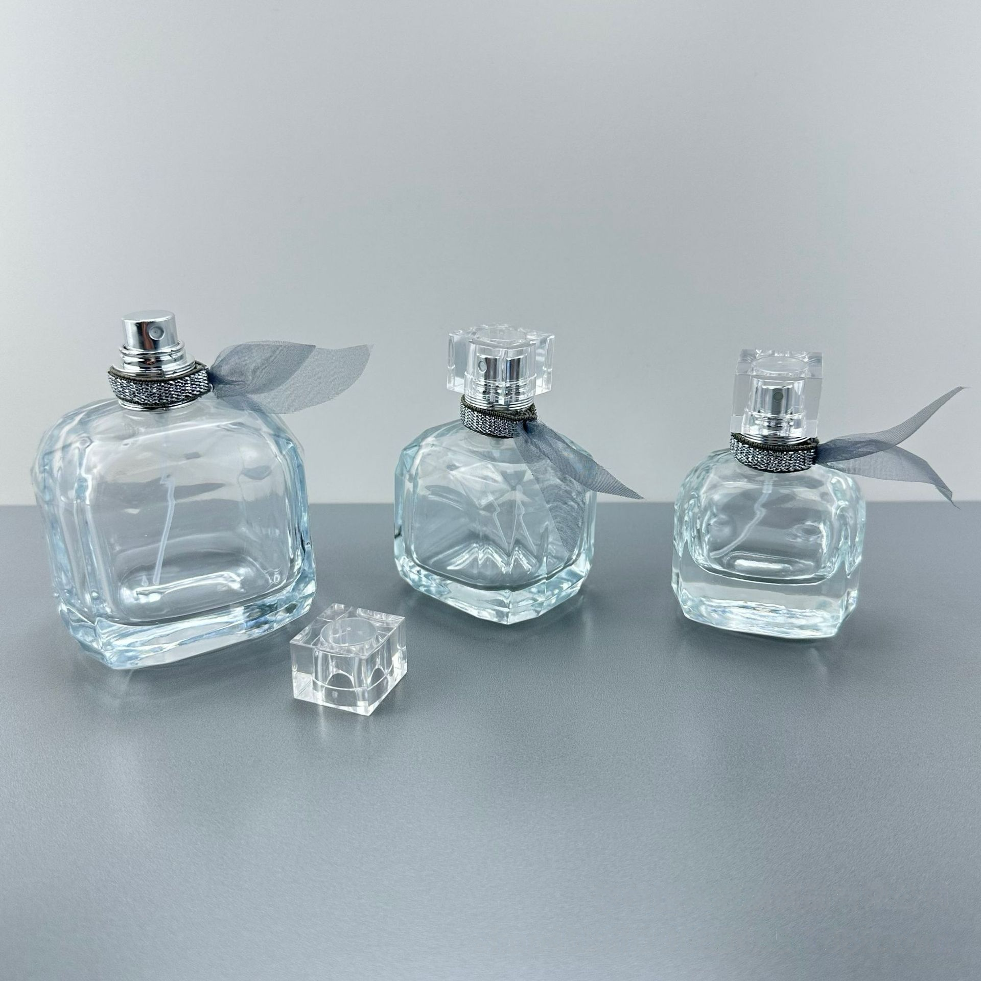 100 ml Perfume bottle - H338