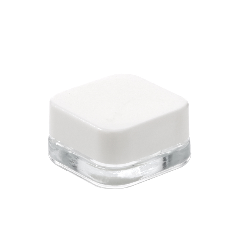 three 3ml child-safe anti-theft glass jars with transparent packaging.